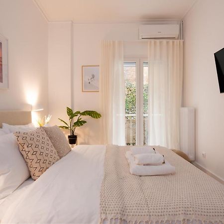 Unique 2 Bedrooms Apartment, Steps To Plaka And City Center Athen Exterior foto