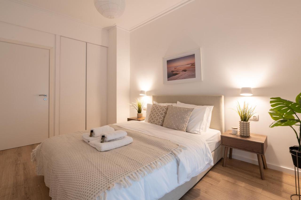 Unique 2 Bedrooms Apartment, Steps To Plaka And City Center Athen Exterior foto