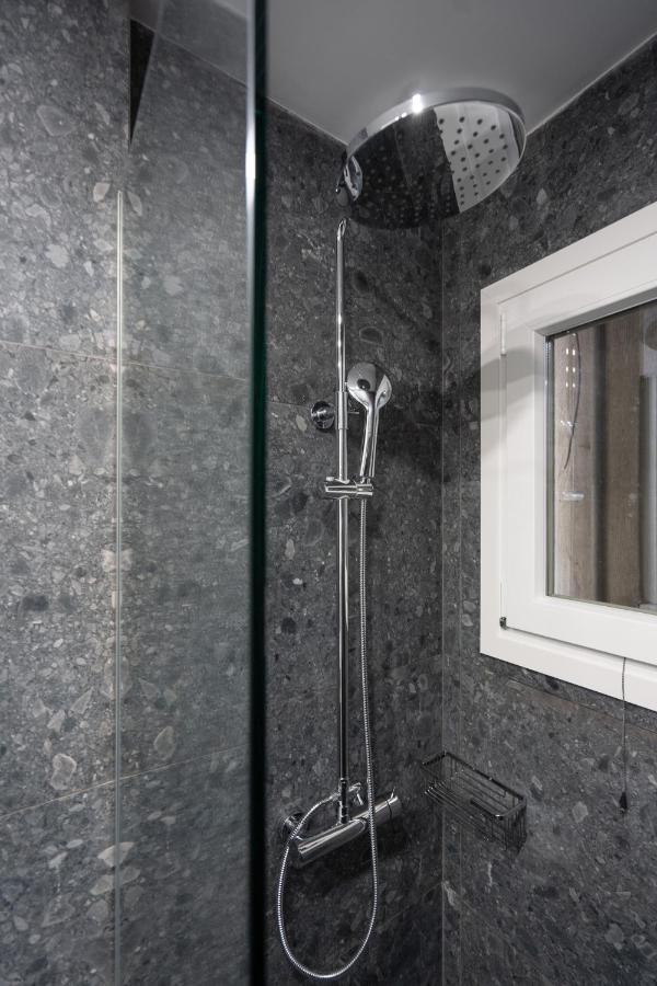 Unique 2 Bedrooms Apartment, Steps To Plaka And City Center Athen Exterior foto