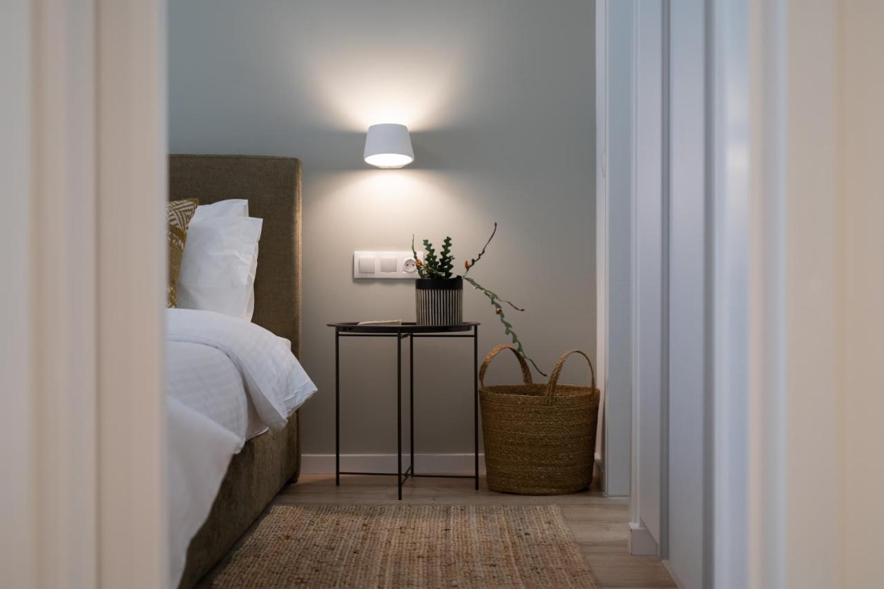 Unique 2 Bedrooms Apartment, Steps To Plaka And City Center Athen Exterior foto