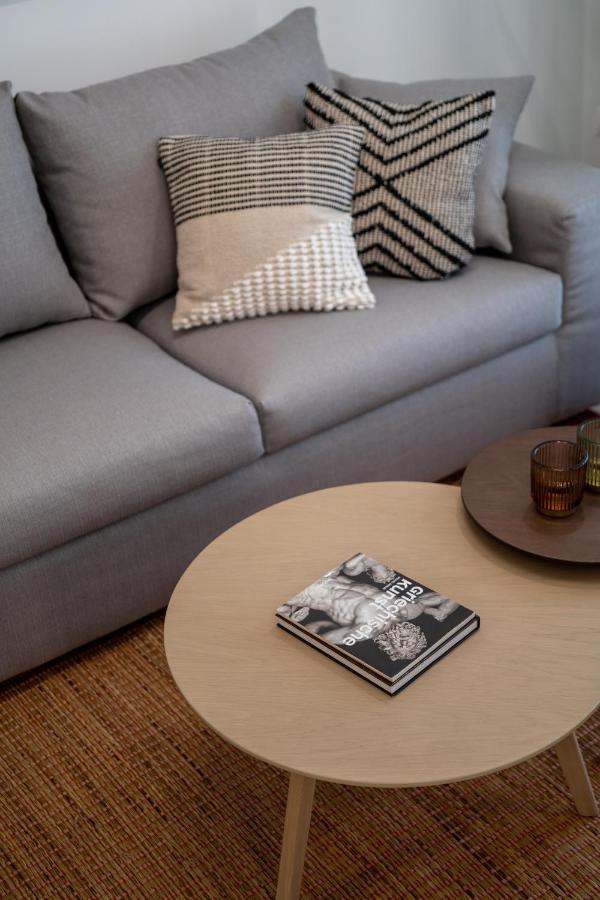 Unique 2 Bedrooms Apartment, Steps To Plaka And City Center Athen Exterior foto