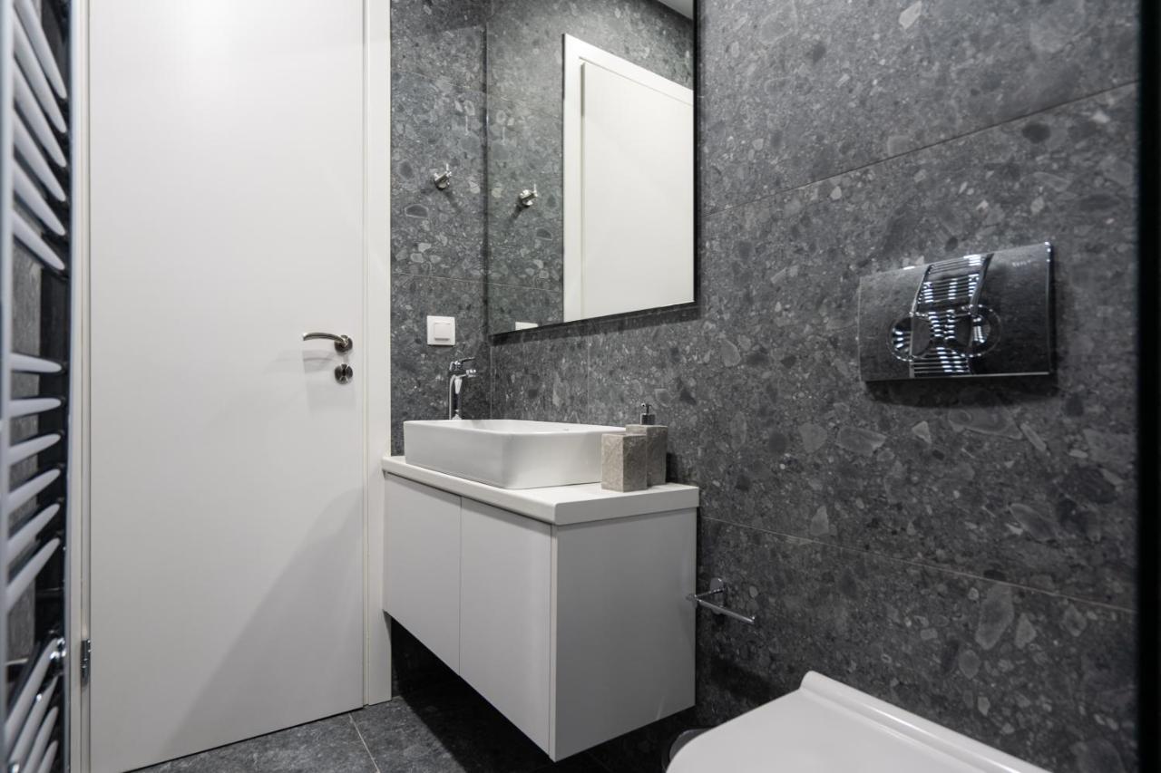 Unique 2 Bedrooms Apartment, Steps To Plaka And City Center Athen Exterior foto
