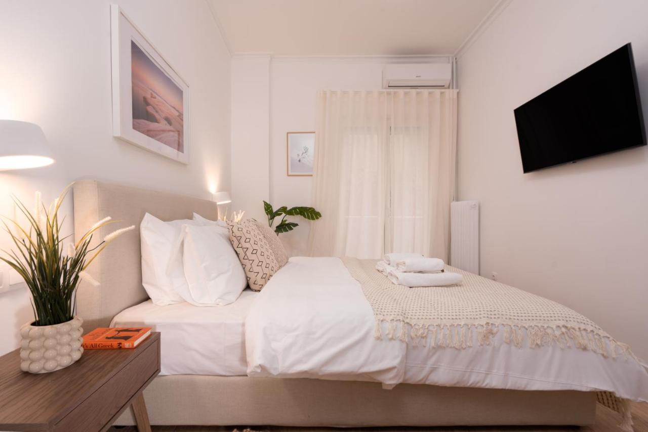 Unique 2 Bedrooms Apartment, Steps To Plaka And City Center Athen Exterior foto